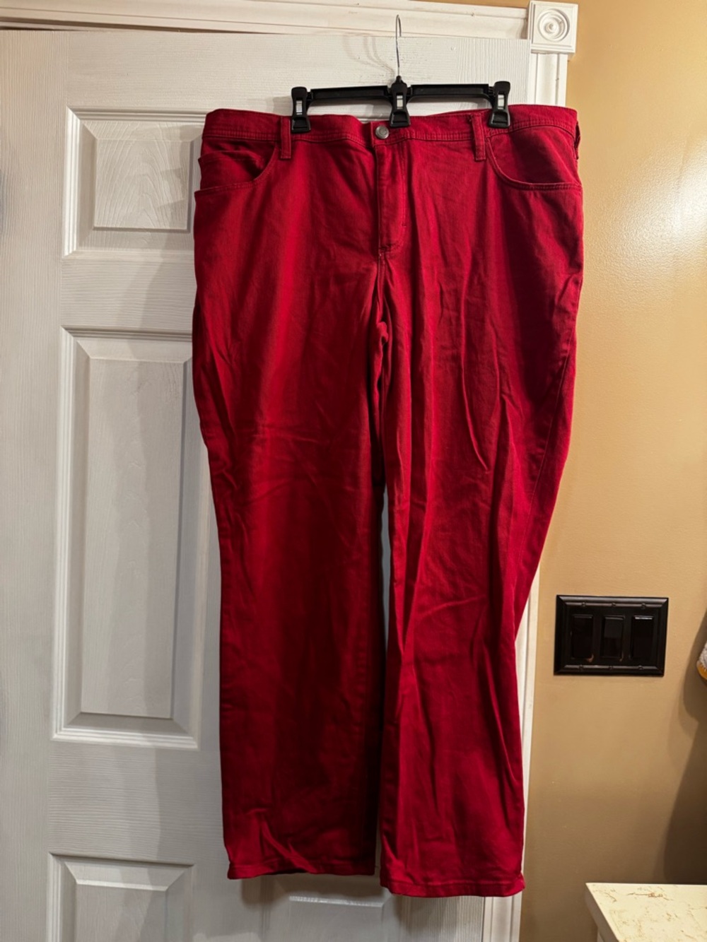 Women’s 22 Lee Classic Fit burgundy red jeans